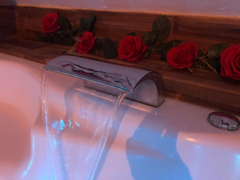 Sejour Detente Au Coeur De Spa,cine,bouteille Offerte Apartment Macon